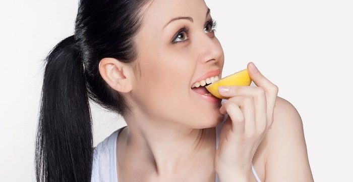 5 Remedios caseros simples para dientes amarillos - Dentista en la Zubia